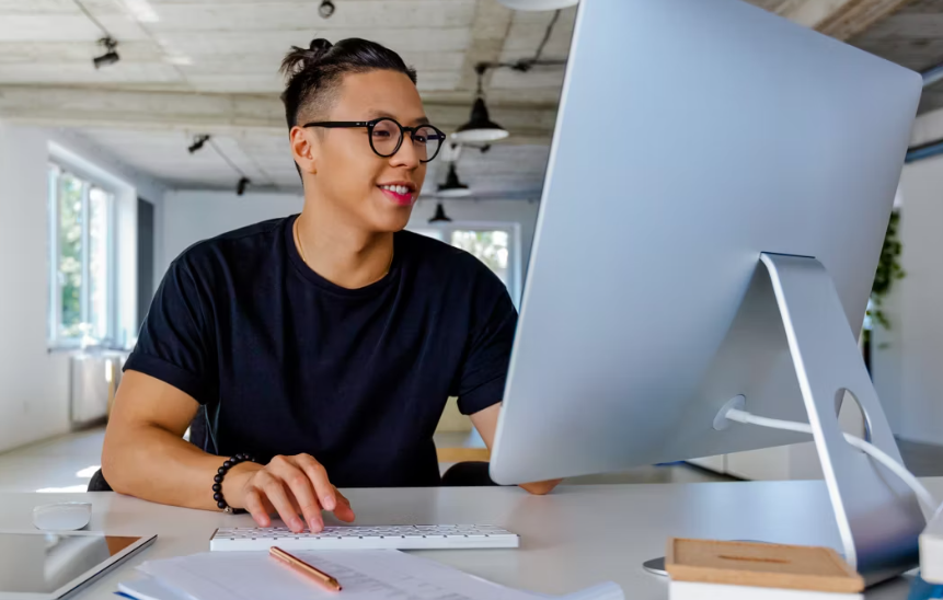 Level Up From Anywhere: 6 Online Tools That Power Real Professional Growth